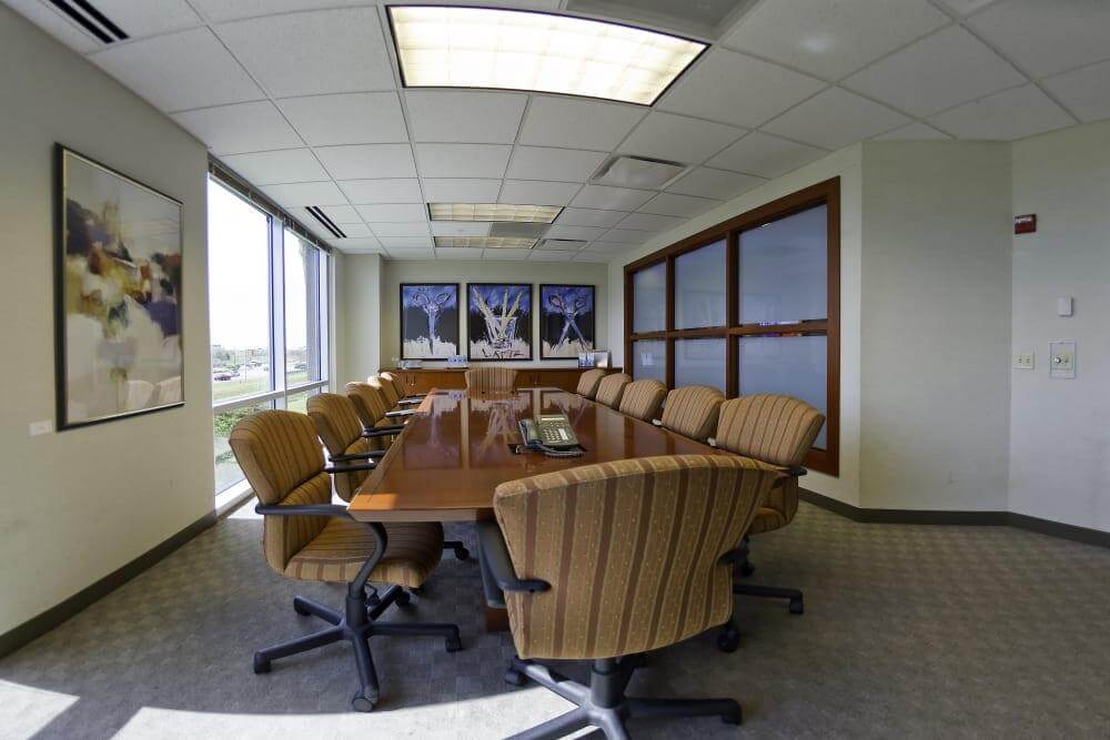 Corporate Center One - Photo 5 Corporate Center One office space - View 5 in Tampa - internet, office_cleaning, breakout_areas