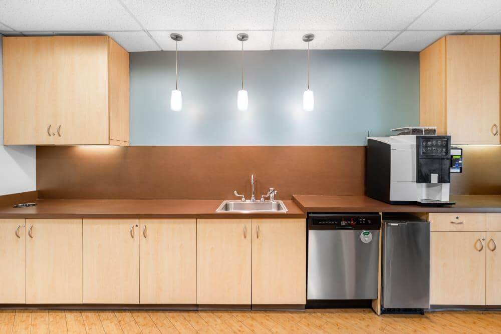 MD, Baltimore - Inner Harbor Center office space - View 4 in Baltimore - internet, office_cleaning, breakout_areas