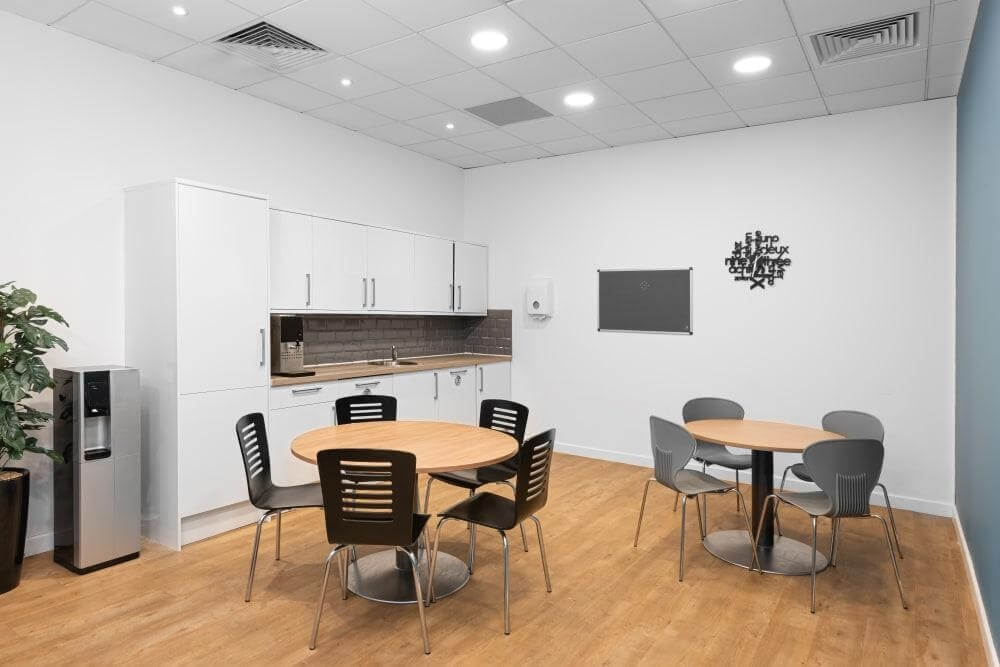 MANCHESTER, Didsbury - Photo 3 MANCHESTER, Didsbury office space - View 3 in Manchester - internet, office_cleaning, breakout_areas