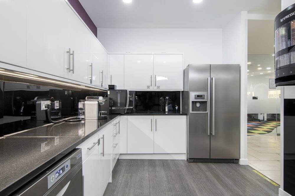 LONDON, 37th Floor Canary Wharf - One Canada Square - Photo 6 LONDON, 37th Floor Canary Wharf - One Canada Square office space - View 6 in London - internet, office_cleaning, breakout_areas