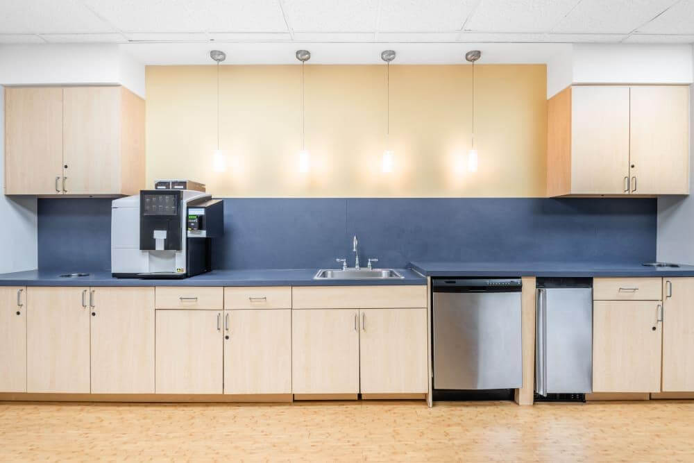 NY, Hauppauge - 150 Motor Parkway office space - View 6 in Hauppauge - internet, office_cleaning, breakout_areas