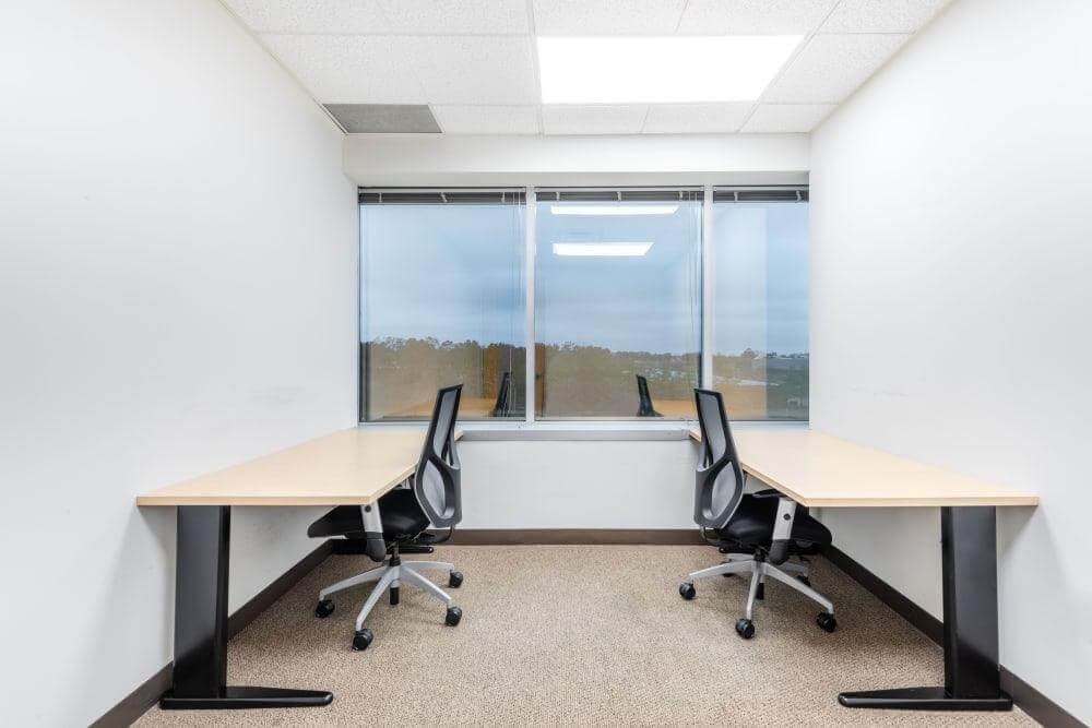 NY, Hauppauge - 150 Motor Parkway office space - View 4 in Hauppauge - internet, office_cleaning, breakout_areas
