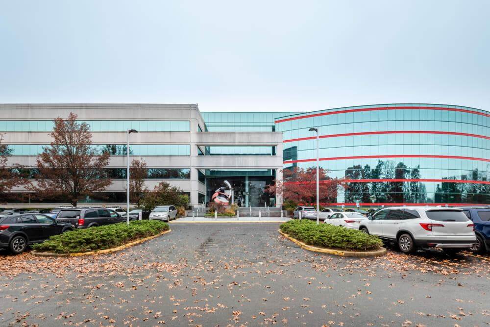 NY, Hauppauge - 150 Motor Parkway office space - View 2 in Hauppauge - internet, office_cleaning, breakout_areas