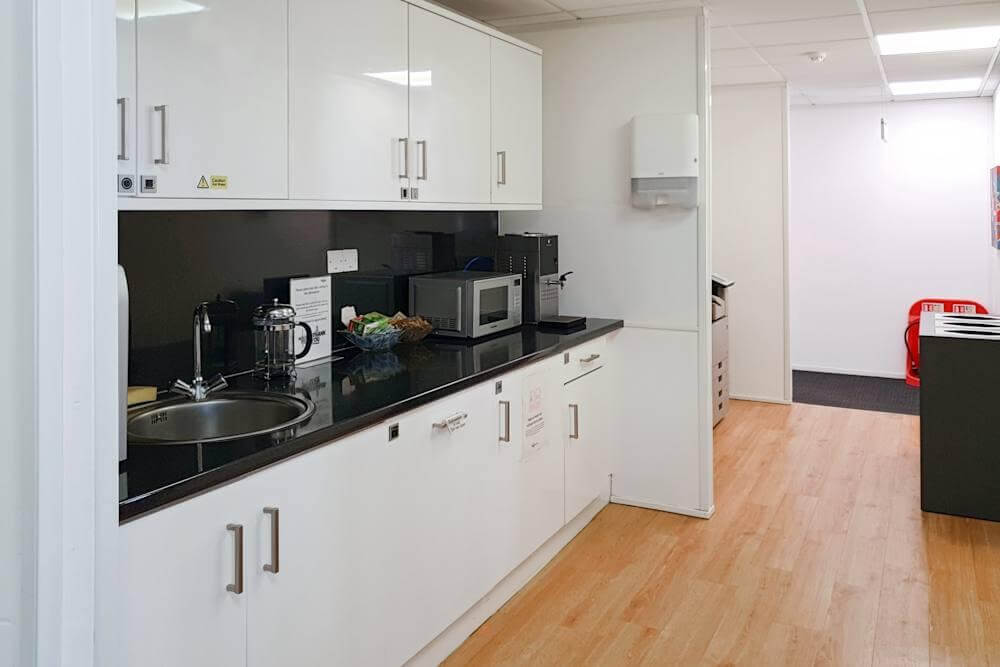 HORSHAM, Worthing Road - Photo 2 HORSHAM, Worthing Road office space - View 2 in Horsham - internet, office_cleaning, breakout_areas