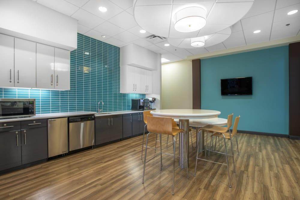 SC, Columbia - Main Street office space - View 3 in Columbia - internet, office_cleaning, breakout_areas