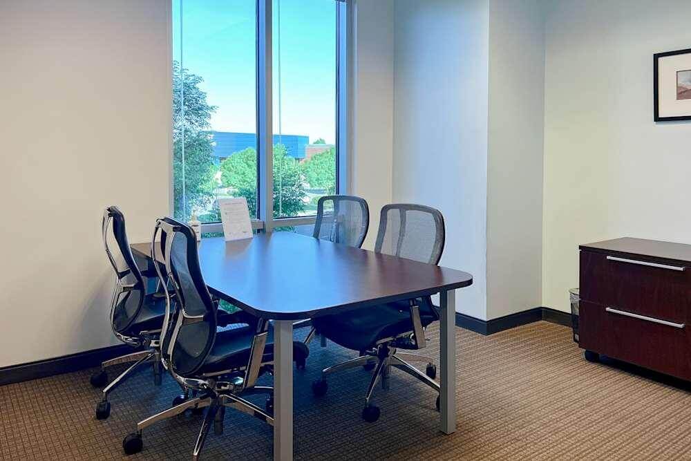Linville Building office space - View 4 in Charlotte - internet, office_cleaning, breakout_areas