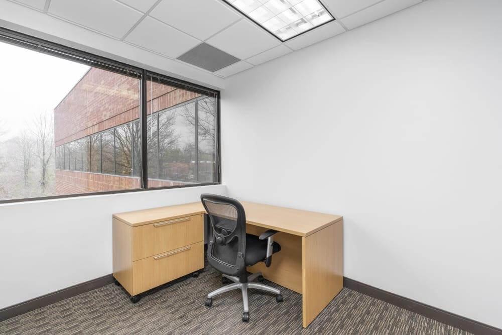NJ, Hamilton - 100 Horizon office space - View 6 in Hamilton Township - internet, office_cleaning, breakout_areas