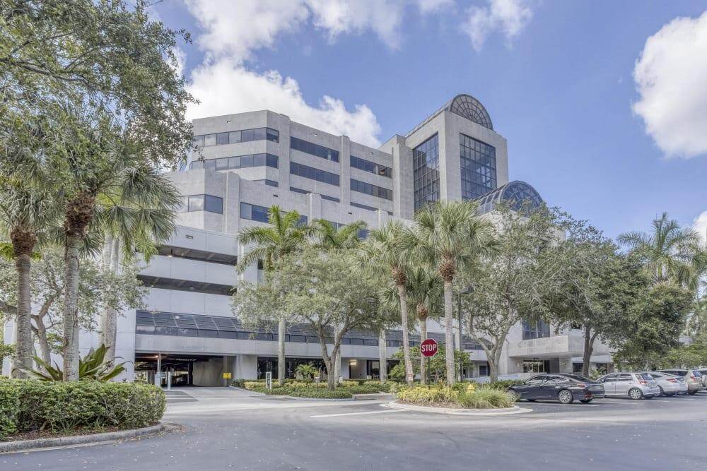 The Gardens Financial Center office space - View 6 in Palm Beach Gardens - internet, office_cleaning, breakout_areas