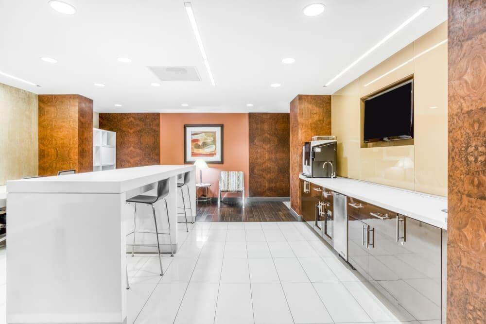 The Gardens Financial Center office space - View 5 in Palm Beach Gardens - internet, office_cleaning, breakout_areas