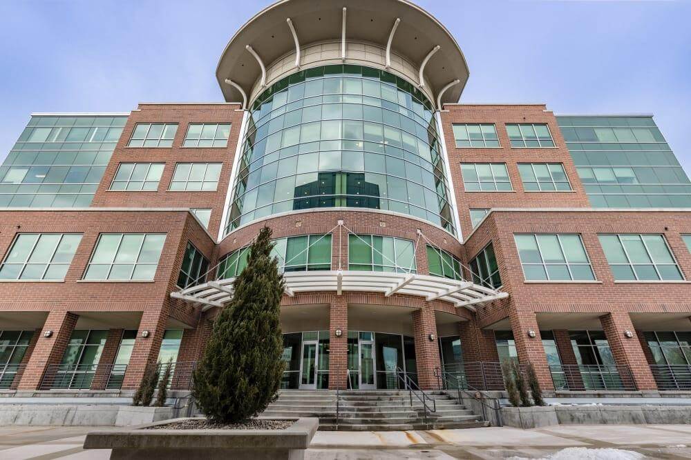 UT, Salt Lake City - Sugarhouse Center office space - View 2 in Salt Lake City - internet, office_cleaning, breakout_areas