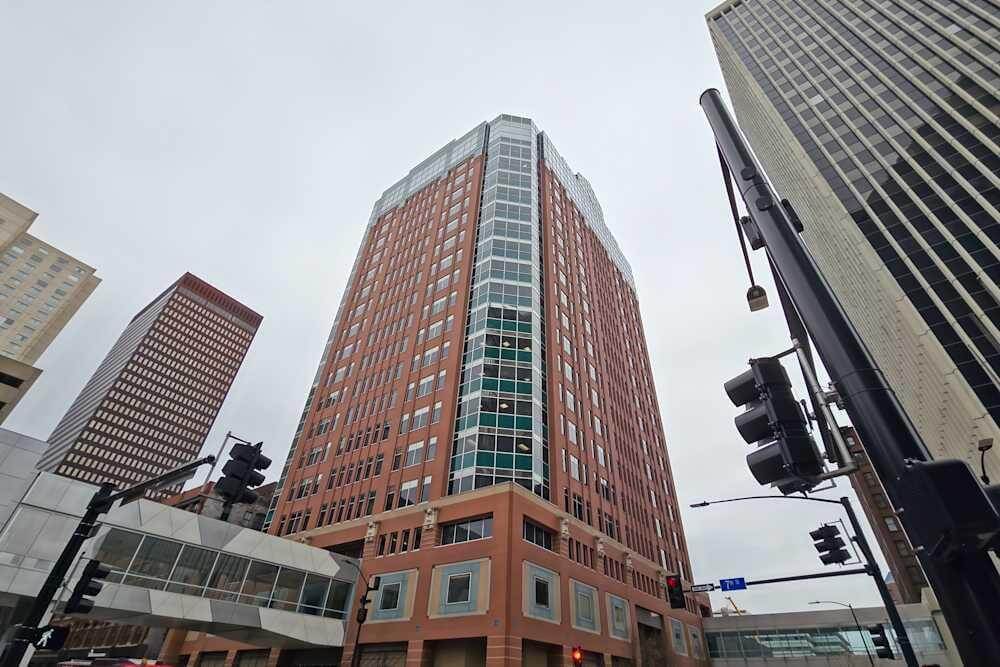 IA, Des Moines - Hub Tower office space - View 6 in Des Moines - internet, office_cleaning, breakout_areas