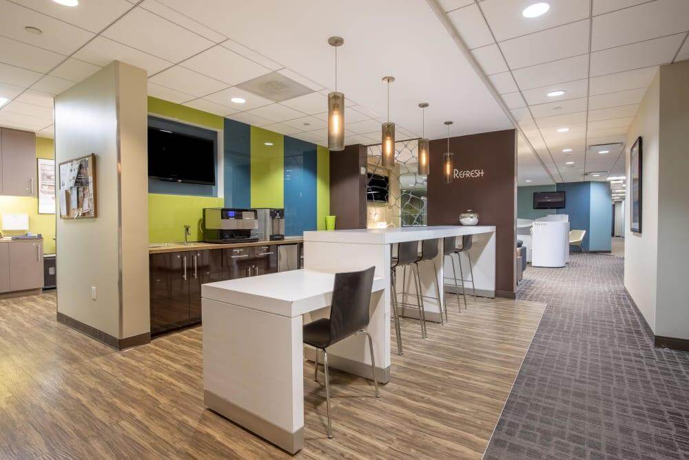 VA, Fairfax - Willow Oaks II - Photo 2 VA, Fairfax - Willow Oaks II office space - View 2 in Fairfax - internet, office_cleaning, breakout_areas