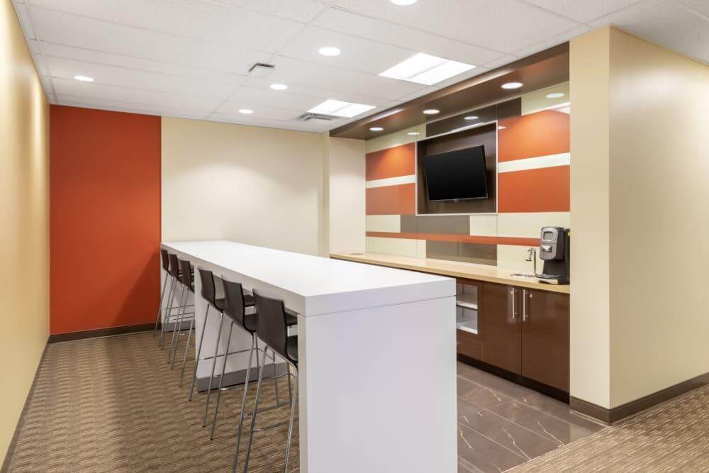 SK, Regina - City Centre - Royal Bank Building office space - View 3 in Regina - internet, office_cleaning, breakout_areas