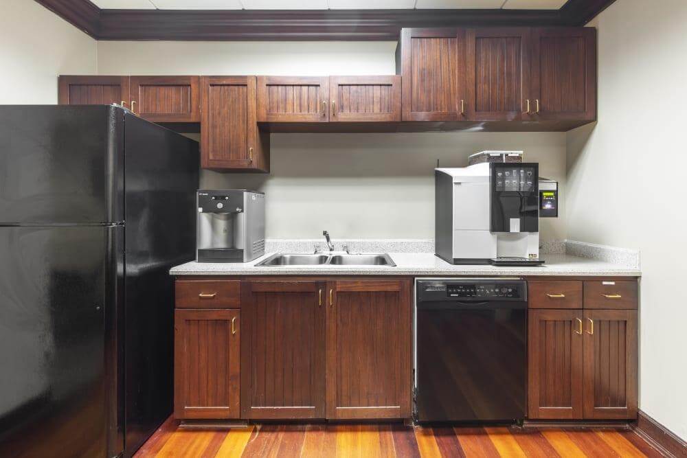 GA, Johns Creek - Lakefield office space - View 4 in Johns Creek - internet, office_cleaning, breakout_areas