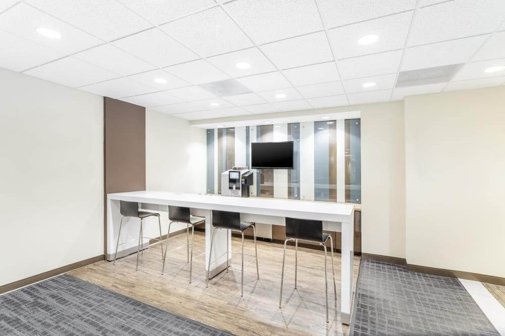 MO, Kansas City - Briarcliff office space - View 6 in Kansas City - internet, office_cleaning, breakout_areas