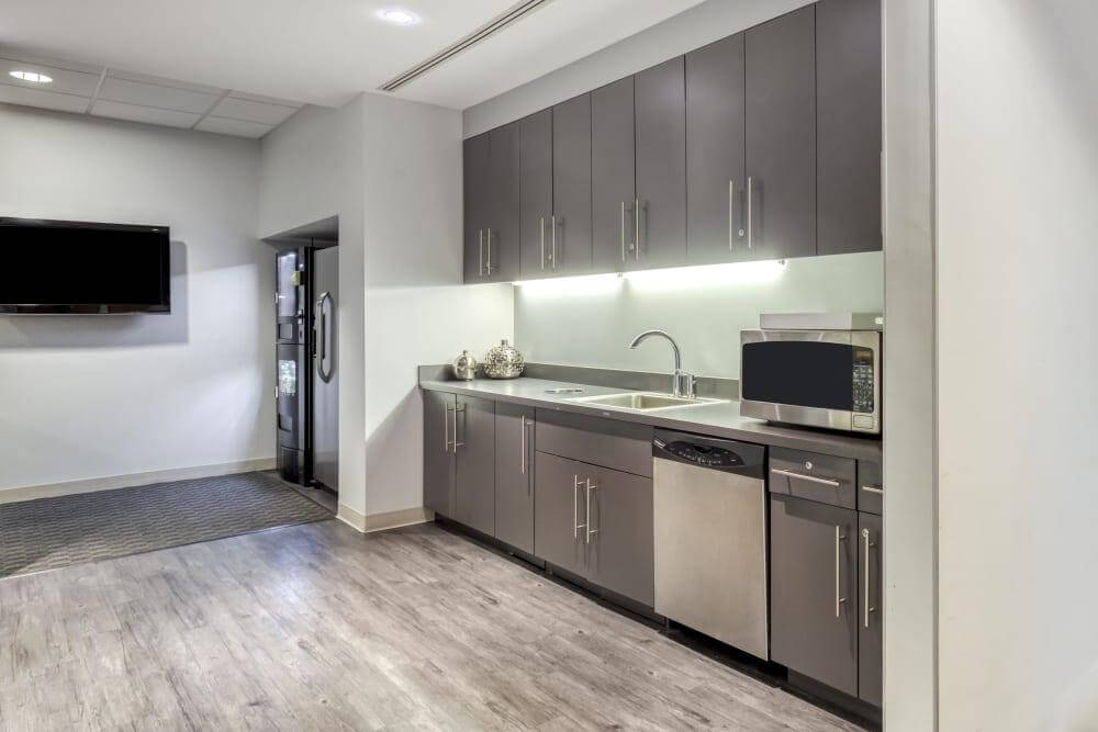 GA, Atlanta - Pinnacle office space - View 2 in Atlanta - internet, office_cleaning, breakout_areas