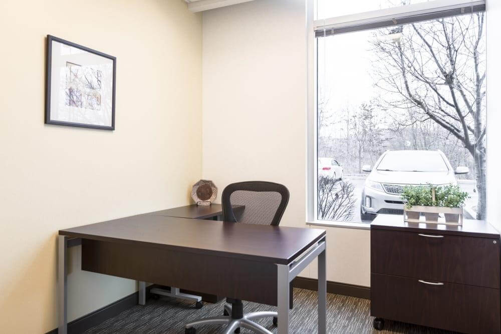 PA, Cranberry Township - Cranberry Crossroads office space - View 4 in Cranberry Township - internet, office_cleaning, breakout_areas