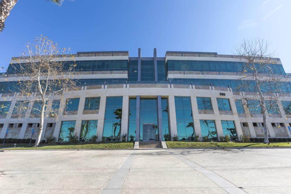 CA, Escondido - La Terraza Corporate Plaza office space - View 6 in Escondido - internet, office_cleaning, breakout_areas