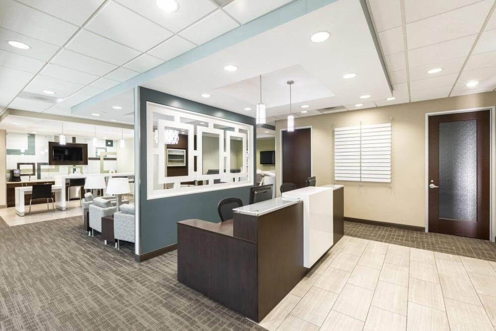 CA, Escondido - La Terraza Corporate Plaza office space - View 5 in Escondido - internet, office_cleaning, breakout_areas