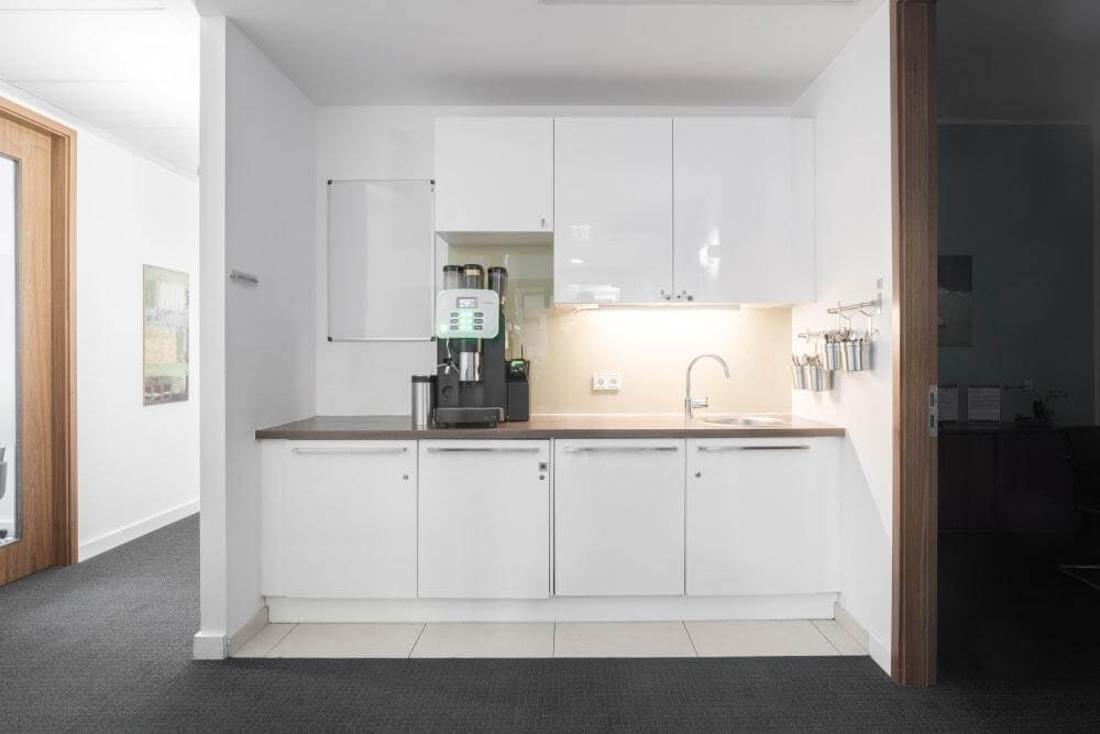 COLOGNE, Deutz Cubus office space - View 2 in Köln - internet, office_cleaning, breakout_areas