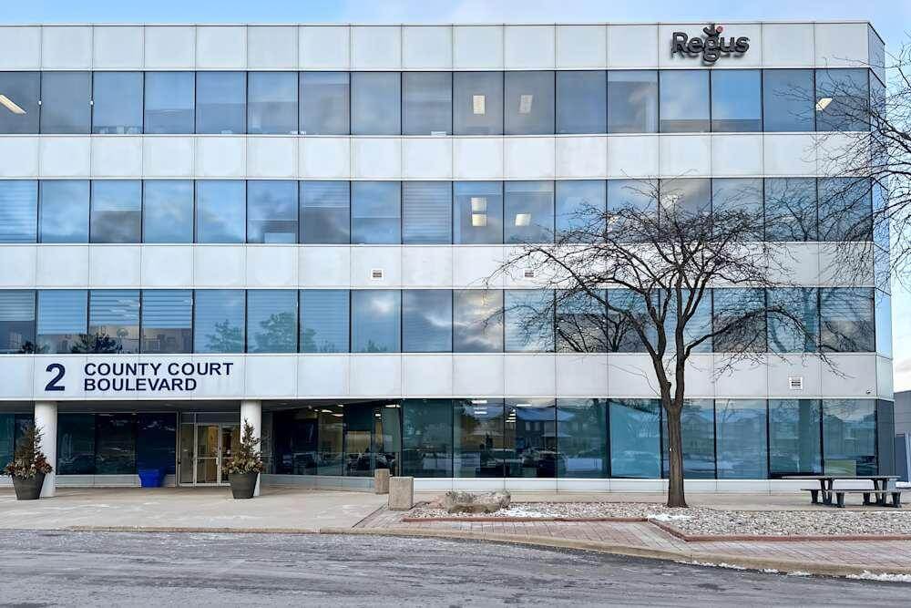 ON, Brampton - Brampton County Court - Office space in Brampton, Ontario