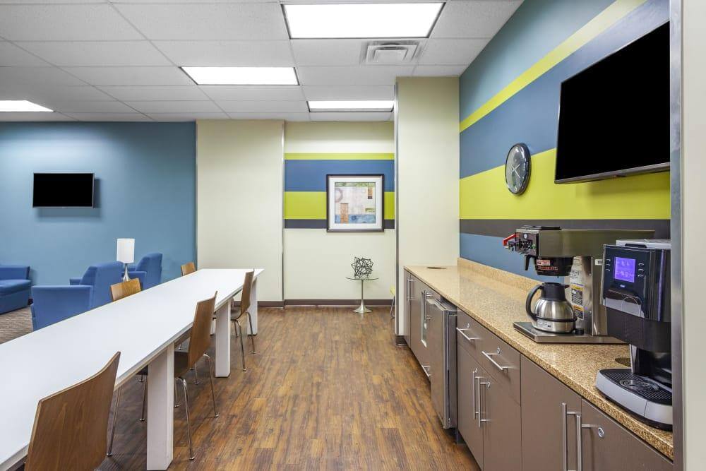 IN, Indianapolis - Lockerbie Marketplace office space - View 3 in Indianapolis - internet, office_cleaning, breakout_areas