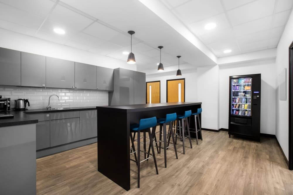 LONDON, Victoria - Grosvenor Gardens office space - View 2 in London - internet, office_cleaning, breakout_areas