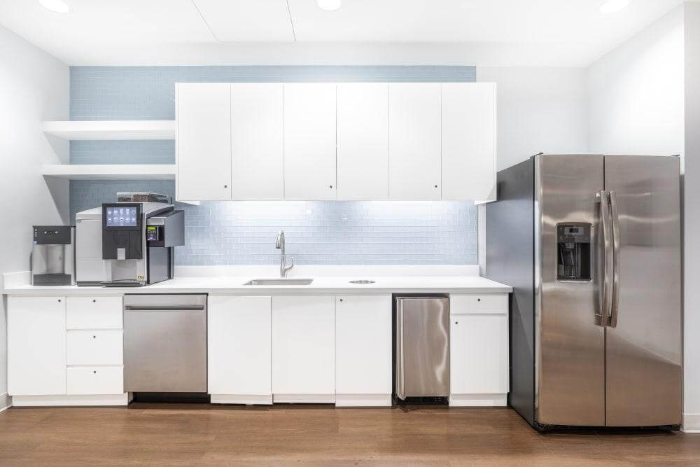 GA, Alpharetta - Mansell - Photo 3 GA, Alpharetta - Mansell office space - View 3 in Alpharetta - internet, office_cleaning, breakout_areas