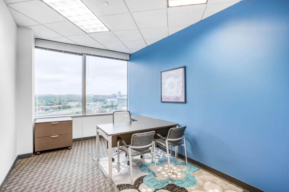 MN, Minneapolis - Minnesota Center - Photo 4 MN, Minneapolis - Minnesota Center office space - View 4 in Bloomington - internet, office_cleaning, breakout_areas