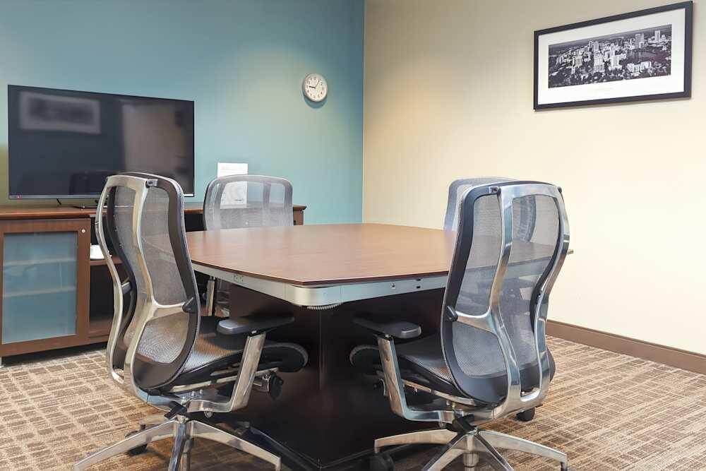 VA, Richmond - Truist Place Downtown - Photo 4 VA, Richmond - Truist Place Downtown office space - View 4 in Richmond - internet, office_cleaning, breakout_areas