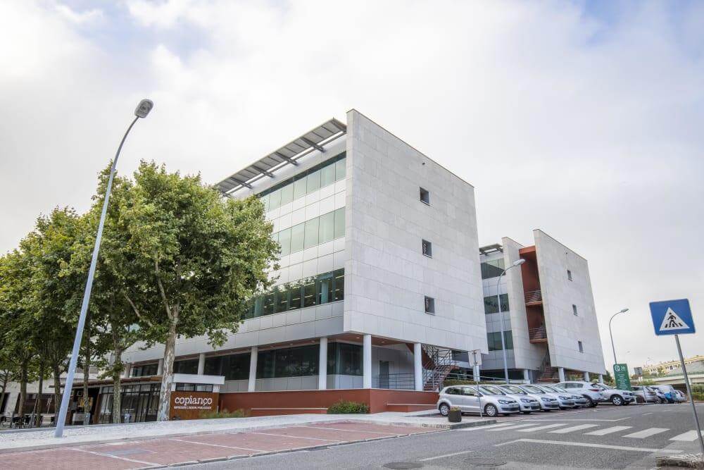 LISBON, Quinta Da Fonte office space - View 3 in Paço de Arcos - internet, office_cleaning, breakout_areas