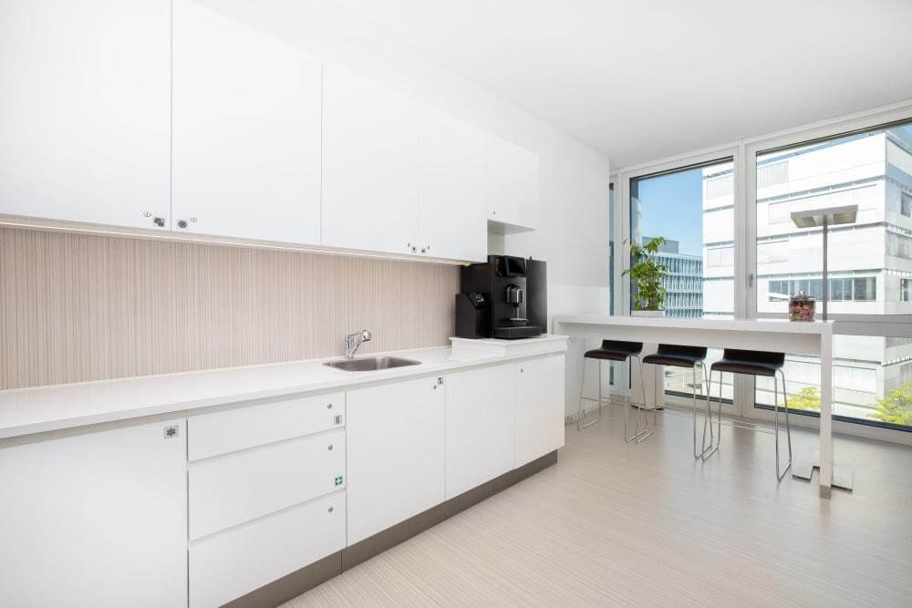 DUSSELDORF, Airport City - Photo 2 DUSSELDORF, Airport City office space - View 2 in Düsseldorf - internet, office_cleaning, breakout_areas