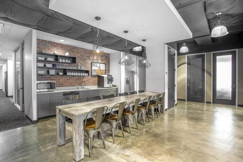 CA, Palo Alto - 4 Palo Alto Square - Photo 3 CA, Palo Alto - 4 Palo Alto Square office space - View 3 in Palo Alto - internet, office_cleaning, breakout_areas