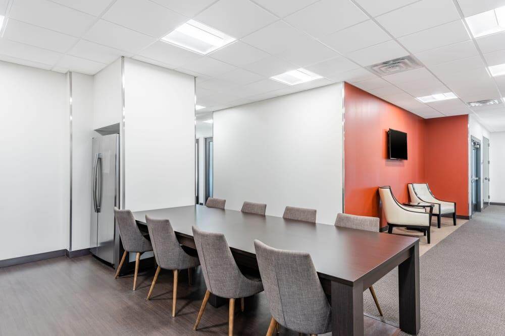 IA, Davenport - Birchwood Office Building office space - View 4 in Davenport - internet, office_cleaning, breakout_areas