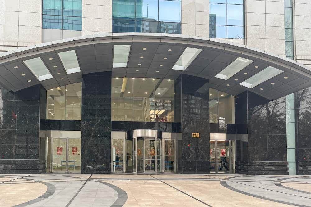 Huaihai Plaza office space - View 2 in Huang Pu Qu - internet, office_cleaning, breakout_areas