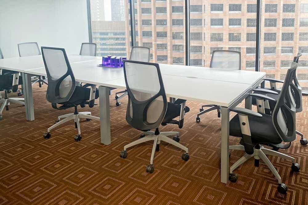 LA, New Orleans - St Charles and Poydras - Photo 3 LA, New Orleans - St Charles and Poydras office space - View 3 in New Orleans - internet, office_cleaning, breakout_areas