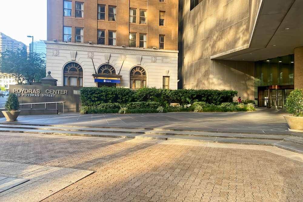 LA, New Orleans - St Charles and Poydras - Photo 6 LA, New Orleans - St Charles and Poydras office space - View 6 in New Orleans - internet, office_cleaning, breakout_areas