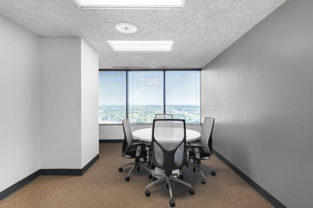 TX, Houston - Northbelt Airport office space - View 3 in Houston - internet, office_cleaning, breakout_areas