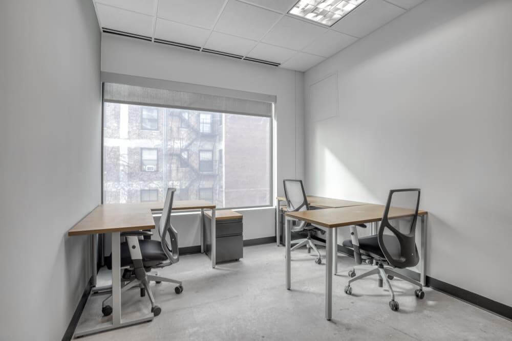 IL, Chicago - Hyde Park office space - View 3 in Chicago - internet, office_cleaning, breakout_areas