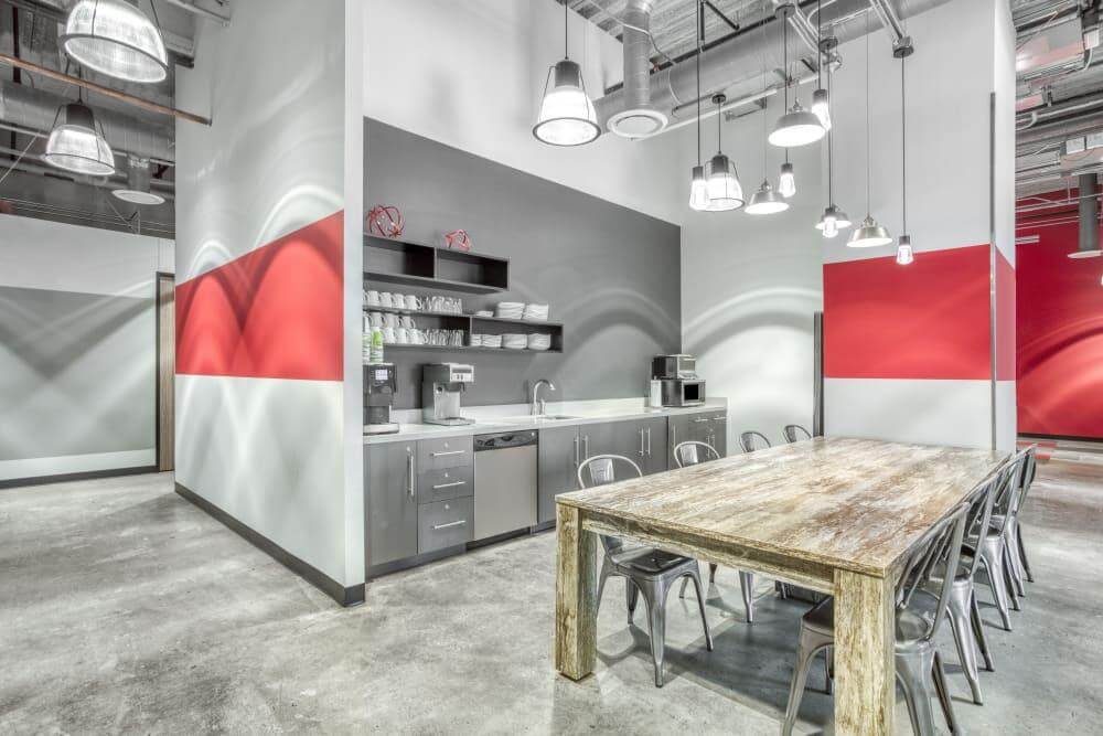 IL, Chicago - Hyde Park office space - View 5 in Chicago - internet, office_cleaning, breakout_areas