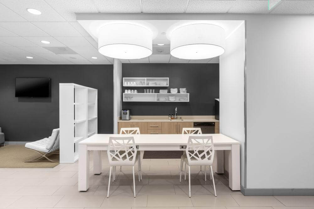 CA, Burbank - Burbank Business District office space - View 4 in Burbank - internet, office_cleaning, breakout_areas