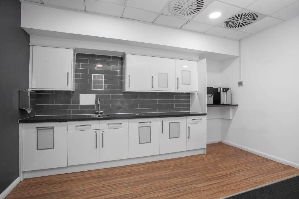 NOTTINGHAM, East Midlands Airport office space - View 2 in Castle Donington - internet, office_cleaning, breakout_areas