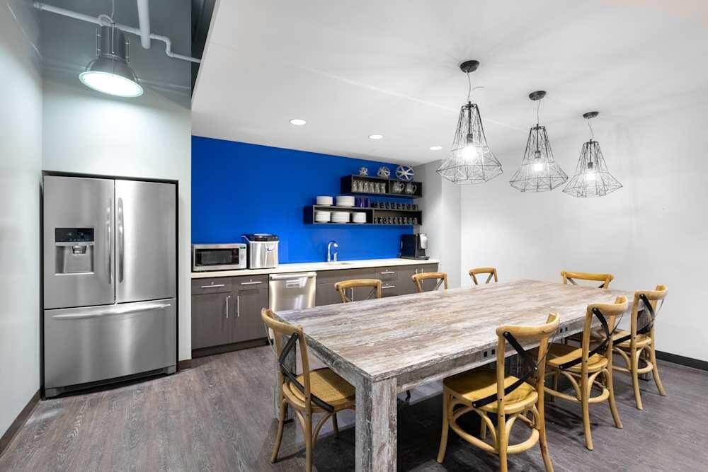 QC, Saint Laurent - Ville St-Laurent office space - View 6 in Montréal - internet, office_cleaning, breakout_areas