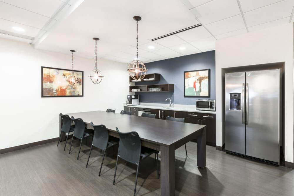 OK, Tulsa - Executive Tower office space - View 3 in Tulsa - internet, office_cleaning, breakout_areas