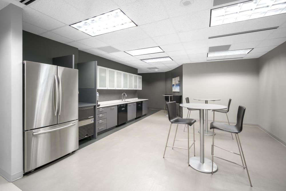 Owings Mills Corporate Center - Photo 3 Owings Mills Corporate Center office space - View 3 in Owings Mills - internet, office_cleaning, breakout_areas