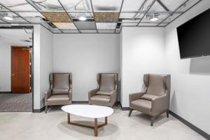 1050 West Lakes Drive