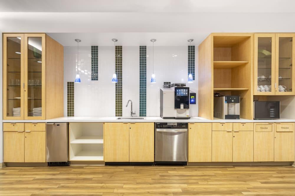 FL, Miami - Miami Downtown office space - View 3 in Miami - internet, office_cleaning, breakout_areas