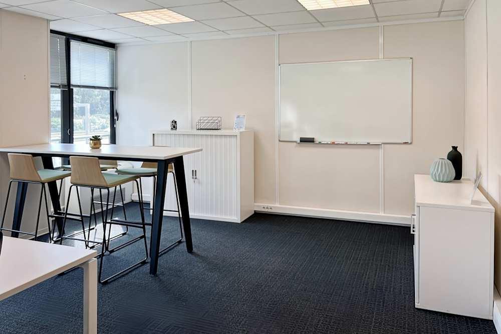Grenoble, Meylan - Photo 5 Grenoble, Meylan office space - View 5 in Meylan - internet, office_cleaning, breakout_areas