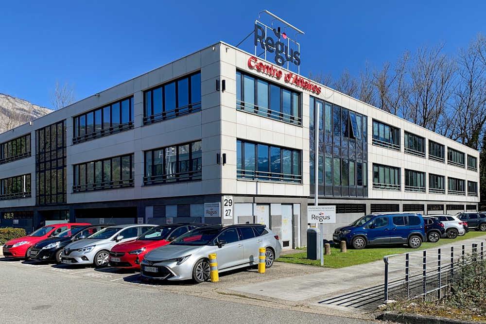 Grenoble, Meylan - Photo 4 Grenoble, Meylan office space - View 4 in Meylan - internet, office_cleaning, breakout_areas