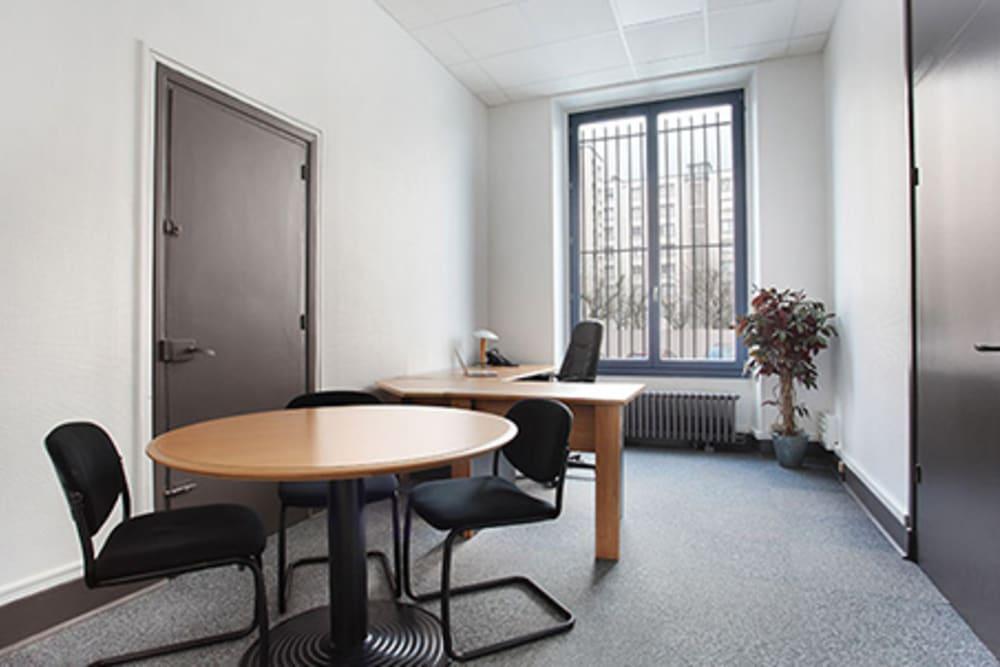 Grenoble, City office space - View 2 in Grenoble - internet, office_cleaning, breakout_areas